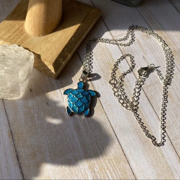 Simulated Opal Turtle Jewelry Set Ring & Necklace Ring Size 7 - Picture 6 of 6